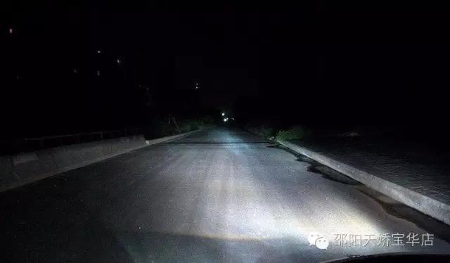 尤其是改過氙氣大燈的車主們，定期檢查電路，檢查火花塞是否積碳老化，這是很有必要的！