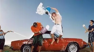 溫度高了，怎么解決汽車在太陽下長期暴曬？