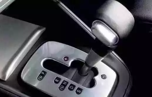 自動(dòng)檔車這樣開提前報(bào)廢，多少老司機(jī)中招