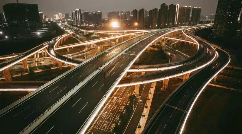 這些上道必知汽車燈語，你知道嗎？