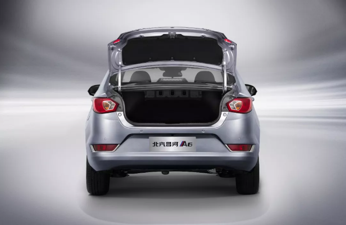 看一出好戲，猜神秘主演