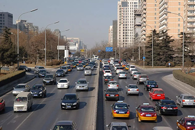 鬧市開車必學(xué)技巧，你會(huì)幾招？