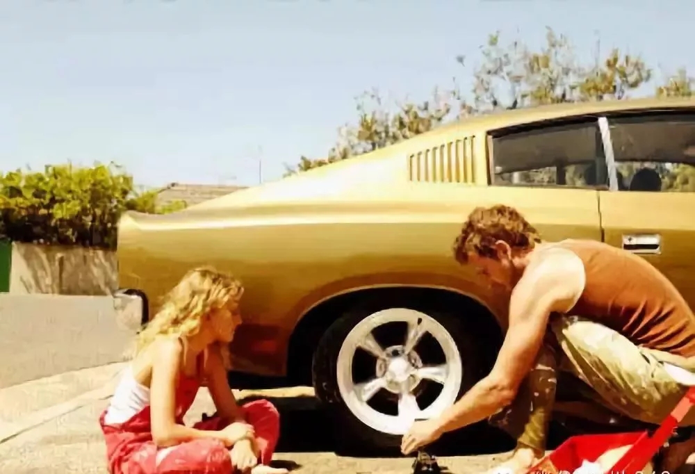 哪些錯誤的操作能增加爆胎的風(fēng)險呢？